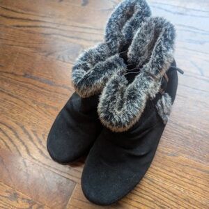 Khombu Black Faux-Fur Trim Winter Boots